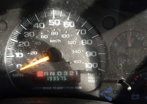 2000 Chevrolet Express Upfitter Pkg. from USA, damaged, VIN 1GBFG15R4Y1202496